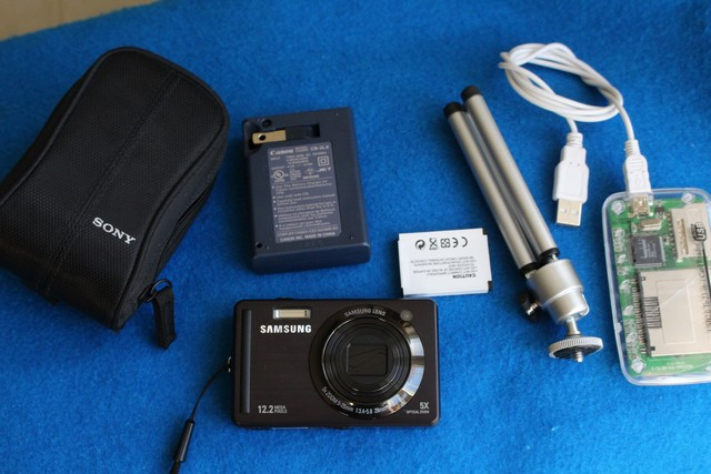 Samsung PL70 Digital camera - compact - 12.2 Megapixel - 5 x opt in Cameras & Camcorders in Markham / York Region - Image 4