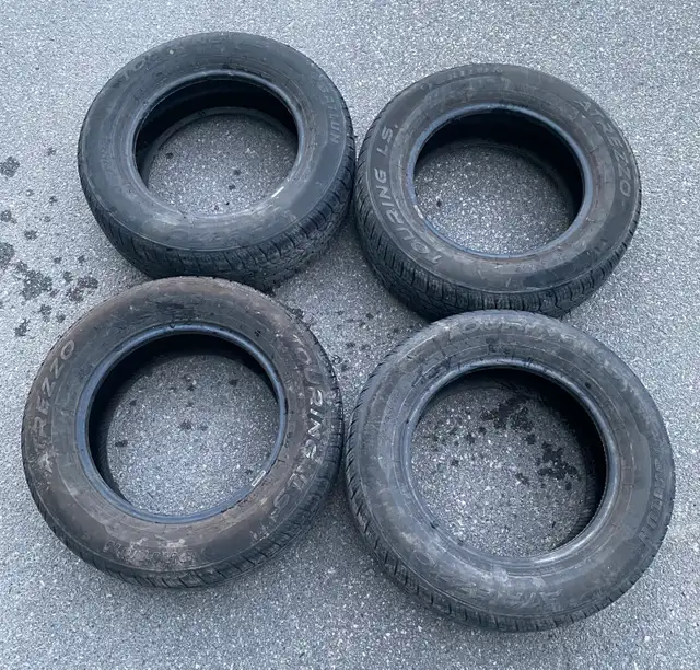4 pneus d’été 215/65R16 reste encore 9/32 dépeceur in Tires & Rims in Laurentides - Image 2