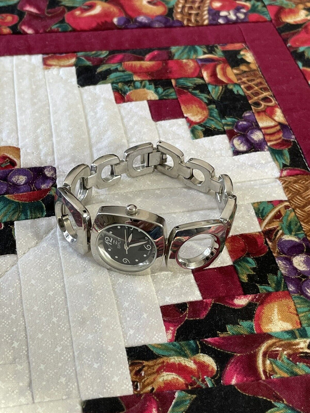 Split Ladies Quartz Watch  in Jewellery & Watches in Regina