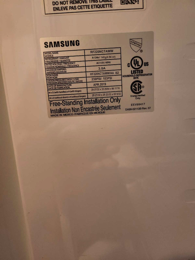 SAMSUNG 21.8CF Fridge like new in Refrigerators in Terrace - Image 4