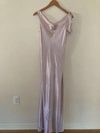 This rose-mauve dress has a beautiful drape & silky feel. The back is cut lower than the front. Rayo...
