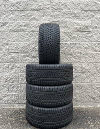 (98%) 4x 295/40R21 Pirelli Scorpion Winters