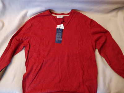 CYRILLUS Paris cotton, silk and cashmere V-neck sweater, View more