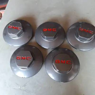 Grey gmc center caps Gm 15661028 part number Good for winter rims 5 for $45