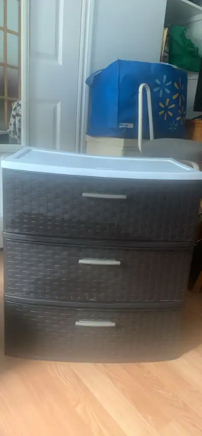 2 amplificateurs ( voir la description), View more