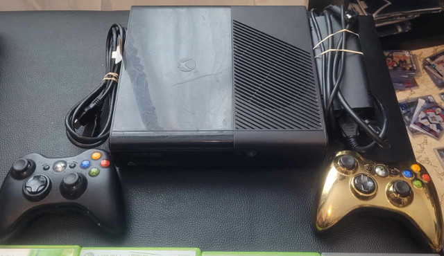 XBOX 360 With 2 Controllers & 7 Games in XBOX 360 in Moncton - Image 2