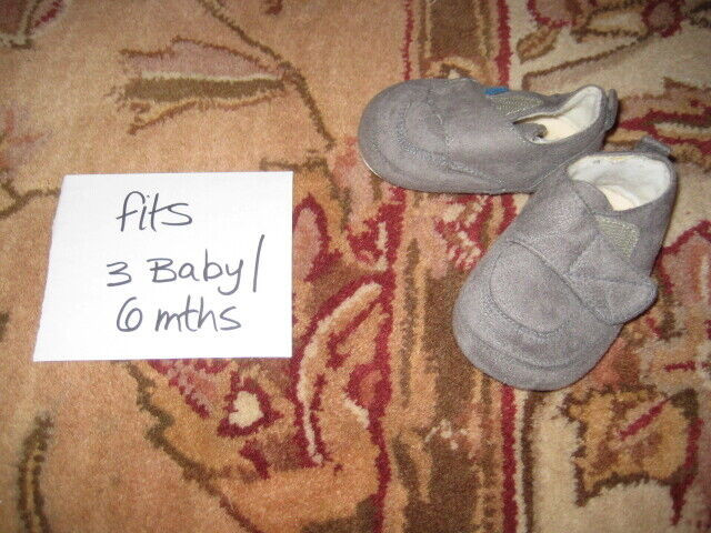Baby and Toddler shoes sizes 6 mths -size 2 - check out photos! in Clothing - 2T in Calgary - Image 3