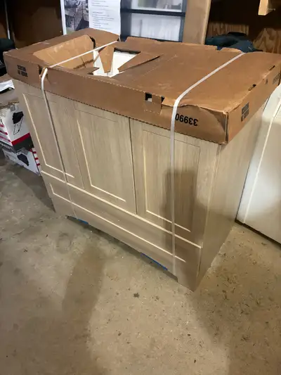 Brand new never been used before 30 inch bathroom, vanity for sale. No chips, scratches or marks Gre...