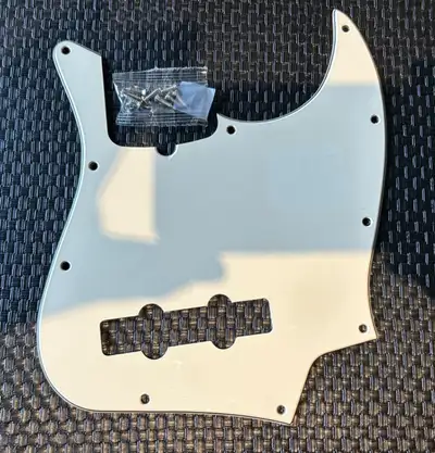 Fender Jazz Bass Pickguard + Mounting Screws, View more