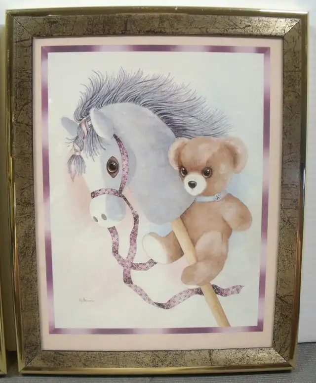 2 KIDS PICTURES IN PLASTIC FRAMES 7" x 9" in Home Décor & Accents in Lethbridge - Image 5