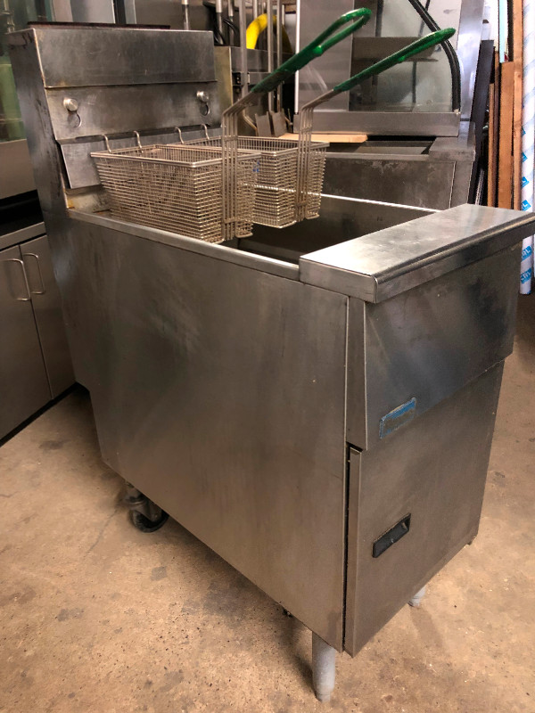 Pitco gas deep fryer in Other Business & Industrial in Edmonton - Image 2