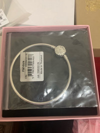 BRAND NEW PANDORA BANGLE