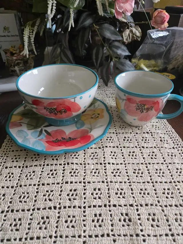 Pioneer Woman Dishes - 3pc in Kitchen & Dining Wares in Hamilton - Image 3