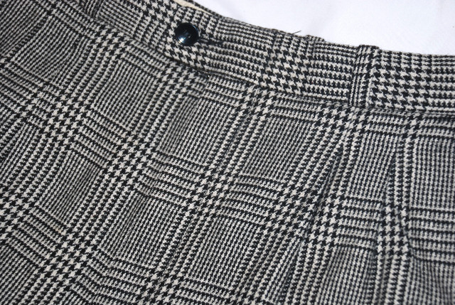 Woman Pants Bianca 10 Plaid Black-White Colour 60% Wool in Women's - Bottoms in Brantford - Image 3