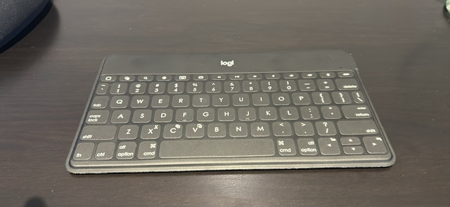 Logitech slim Bluetooth keyboard in Mice, Keyboards & Webcams in Oakville / Halton Region