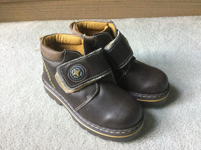BRAND NEW - NEW LANDER LEATHER BOOT - SIZE 10 in Clothing - 4T in Hamilton