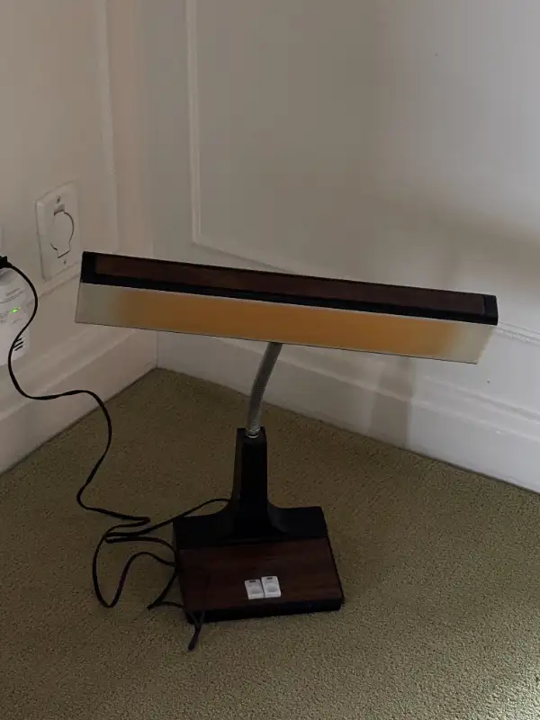 Vintage Faux-Wood Panel Fluorescent Desk Lamp - max. 19.5" tall in Indoor Lighting & Fans in City of Toronto - Image 2