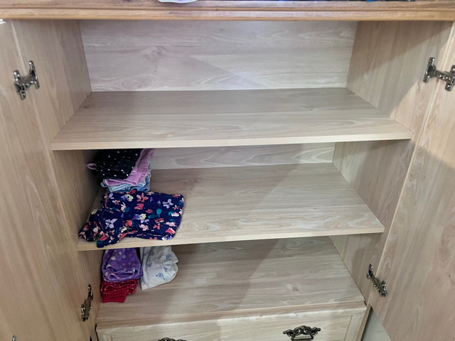 Cabinet/dresser in Dressers & Wardrobes in Sudbury - Image 2