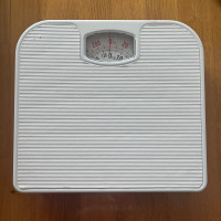 Bathroom Scale - Floor Analogue - No batteries needed