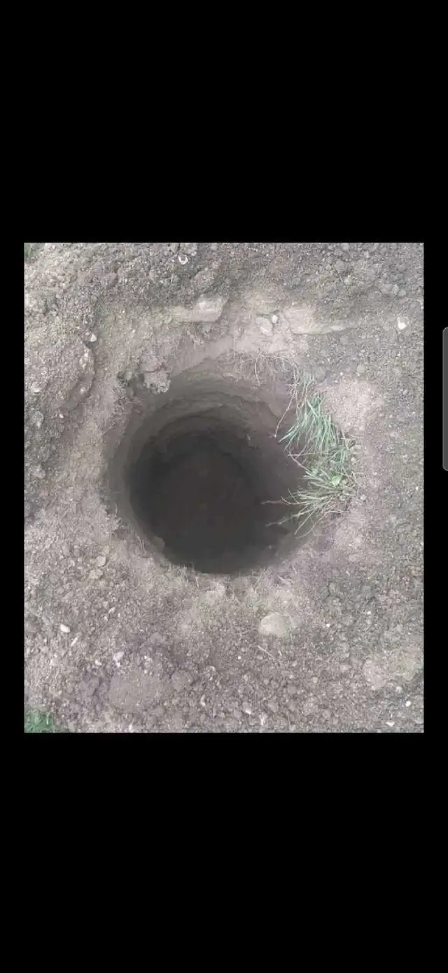 Post Hole Digging!  $40441075185673185281