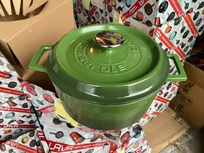 Medium size cast iron dutch oven pots, View more