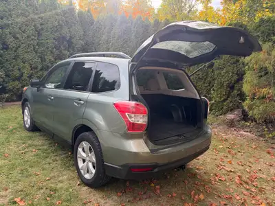 2014 Subaru Forester 2.5i Premium AWD – One Owner, Full Service History $13,700 | 160,000 km | Crest...
