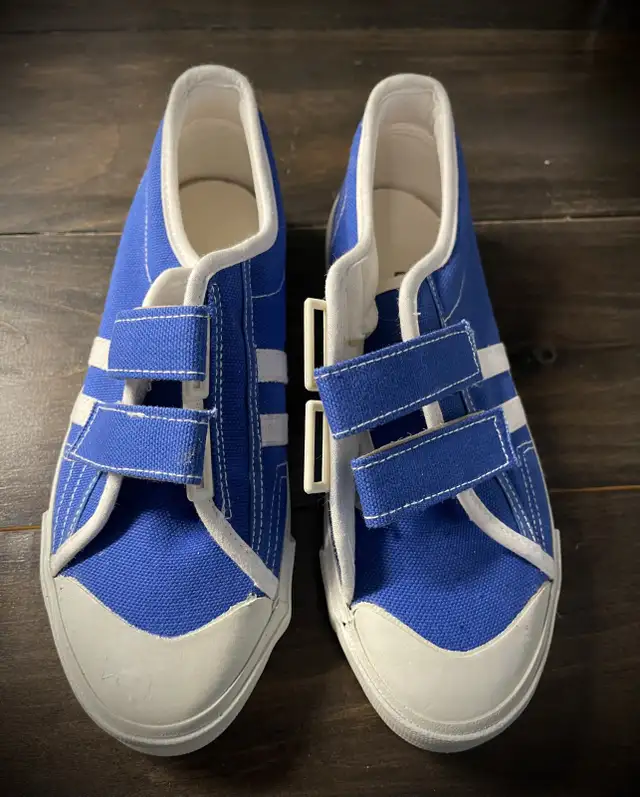 Inmate-Issued Jail Canvas 2-Stripe Velcro Shoes Men’s 5 in Men's in Kitchener / Waterloo - Image 2