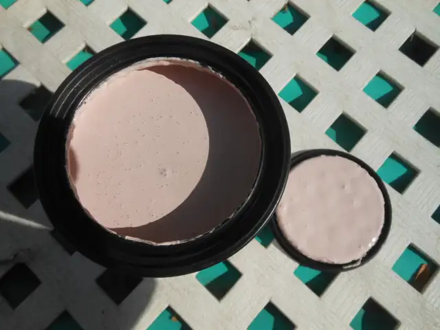 Three Tins of Paint in Painting & Paint Supplies in Hamilton - Image 7