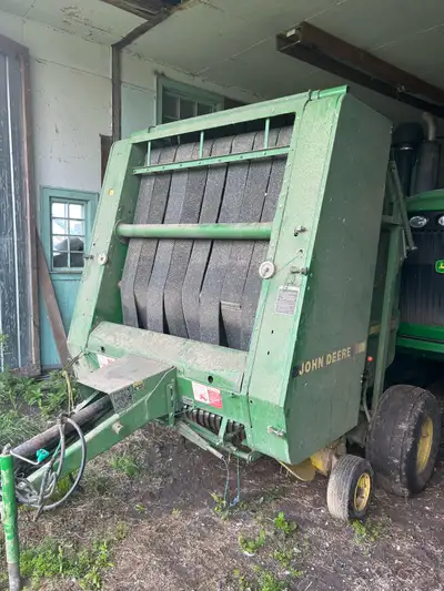 1992 John Deere 535 baler Hardcore round baler Always shedded when not in use Good condition, works...