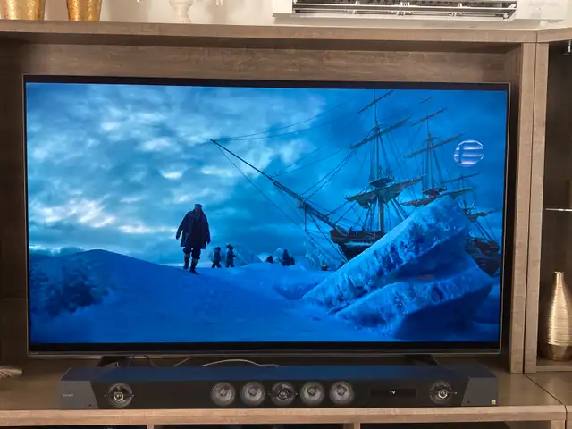 Sony OLED model 2020 (A8H 65 in) for sale in TVs in City of Montréal - Image 2