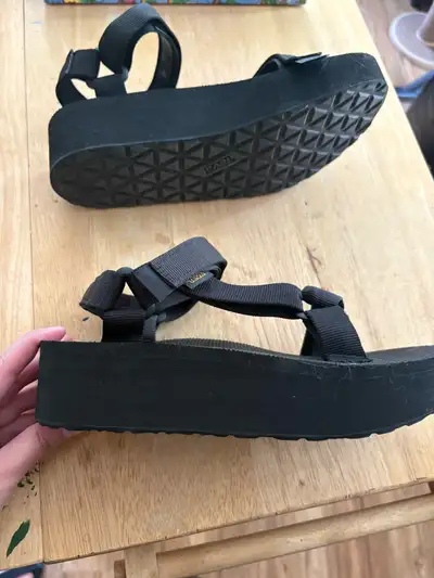 teva flat forms size 8 women’s, View more