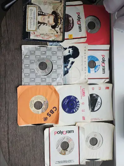 Assorted 7 inch vinyl records, View more