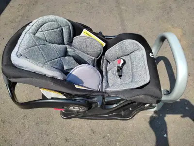 A popular brand BABY TREND BRAND Car Seat. Almost new. Light in weight. Easy to lift and handle.