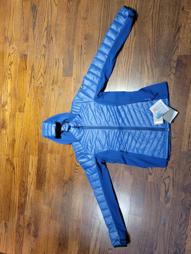 Women's Karbon Lightweight  Puffer Jacket, Size Small. New !! in Women's - Tops & Outerwear in City of Toronto - Image 6