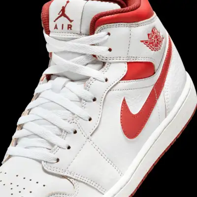 BNIB - Air Jordan 1 Mid SE - size 9, View more