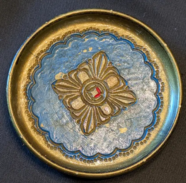 Set of 6 Stylish 1940s Italian Florentine Gilt Wooden Coasters! in Arts & Collectibles in London - Image 6