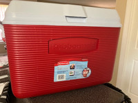 Rubbermaid picnic cooler