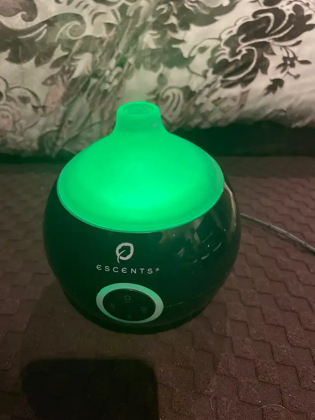 ESCENTS DIFFUSER in excellent condition works great in Health & Special Needs in Markham / York Region - Image 5
