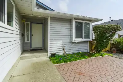 Upper Suite for Rent – $2,400/month Surrey, BC — 5 mins from the highway | 10 mins to Guildford Mall...