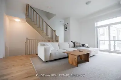 4 bed 4 bath townhouse -  HWY 50 & Rutherford Rd