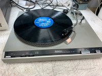 Technics SL-220 Turntable