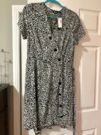 Black and white button up dress (NEW)