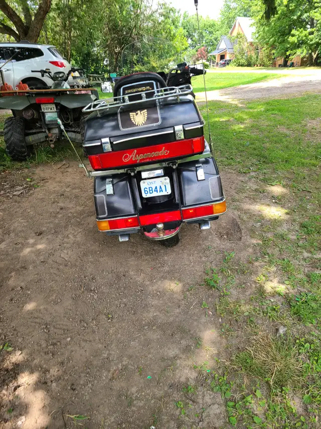 1984 Goldwing Aspencade 1200 in Touring in London - Image 3