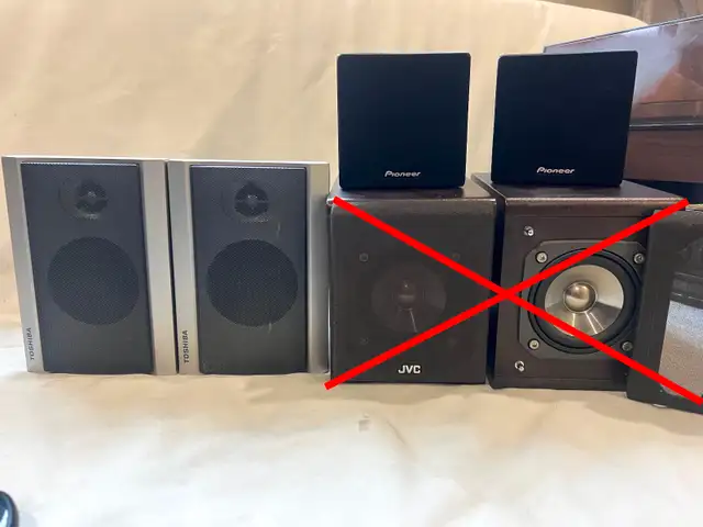 Small bookshelf/table speakers various Ohm and size