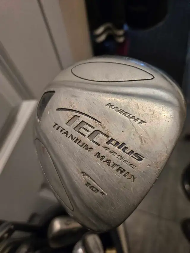Mixed Golf Club Set with Intech Bag in Golf in Ottawa - Image 4