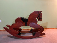 Antique cheval en bois a bascule ou bercant