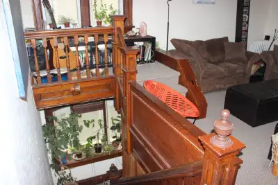 One block from LRT Original oak interior 2nd floor of triplex