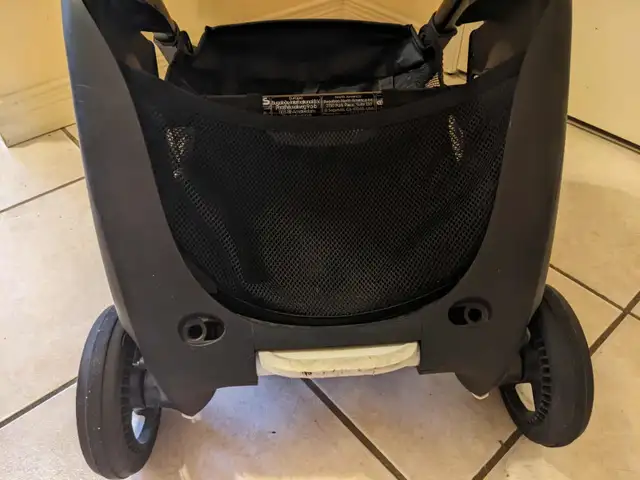 Bugaboo Ant Compact Fold Travel Stroller size of the Carry on in Strollers, Carriers & Car Seats in Markham / York Region - Image 5