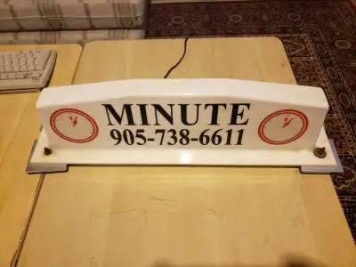 This vintage Minute Taxi roof light is good to use driver teacher pizza delivery and the rest advert...