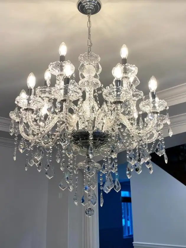15 LIGHT TRADITIONAL CRYSTAL CHANDELIER - NEW in Indoor Lighting & Fans in City of Montréal - Image 2
